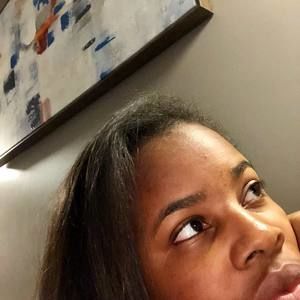 Meet your Posher, Carla